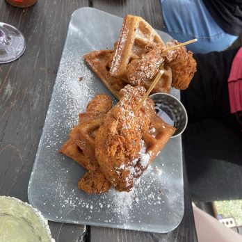 18bin - Chicken and waffles - Bars Near Me - Las Vegas, Nevada 18bin - Chicken and waffles - Bars Near Me - Las Vegas, Nevada