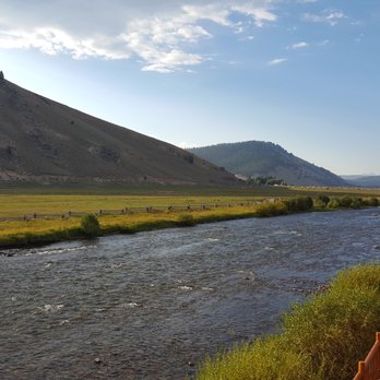 Redfish Riverside Inn - Hotels Near Me - Stanley, Idaho
