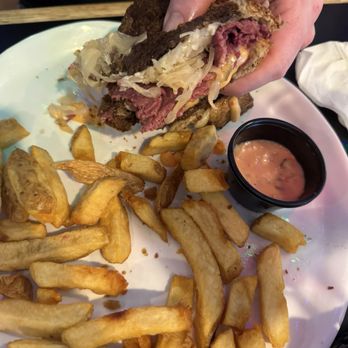 Manny's Sports Tavern - Ruben Sandwich - American Near Me - Sandusky, Ohio Manny's Sports Tavern - Ruben Sandwich - American Near Me - Sandusky, Ohio
