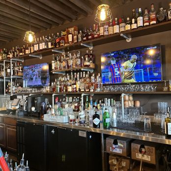 Levitate Gastropub - Gastropubs Near Me - Issaquah, Washington