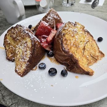 Broken Yolk Cafe - Tiki Toast - Breakfast & Brunch Near Me - Rancho Cucamonga, California Broken Yolk Cafe - Tiki Toast - Breakfast & Brunch Near Me - Rancho Cucamonga, California