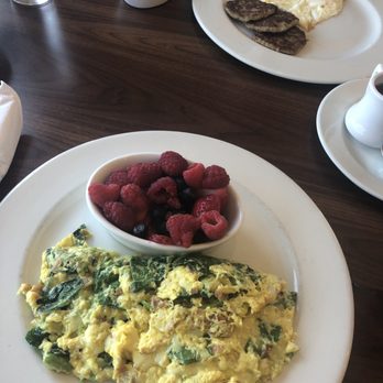 Brunch Cafe-Addison - Spinach and Feta Omelet - Breakfast & Brunch Near Me - Addison, Illinois