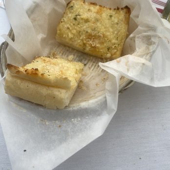 Hank's Italian Restaurant - Garlic Bread - Pizza Near Me - Torrance, California Hank's Italian Restaurant - Garlic Bread - Pizza Near Me - Torrance, California