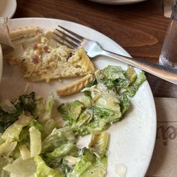 So sad, old food, dirty restaurant. You can do better than this!