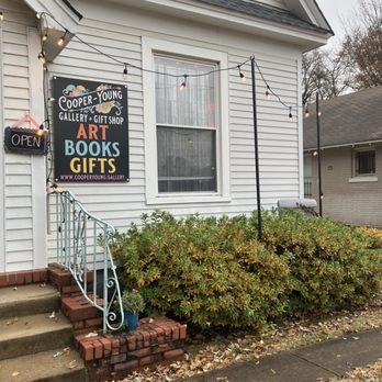 Cooper Young Historic District - Landmarks & Historical Buildings Near Me - Memphis, Tennessee