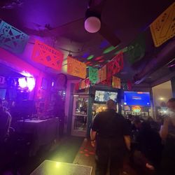 Roberto's Cantina - Karaoke