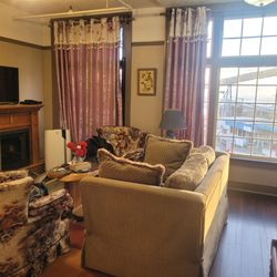 Rodmay Heritage Hotel - The main sitting room in the 6 room suite overlooking the ocean