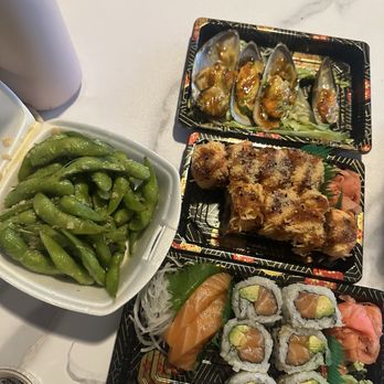 Kirin Asian Bistro - * Salmon Avocado Roll, * Dynamite Roll - Sushi Bars Near Me - Tucson, Arizona Kirin Asian Bistro - * Salmon Avocado Roll, * Dynamite Roll - Sushi Bars Near Me - Tucson, Arizona