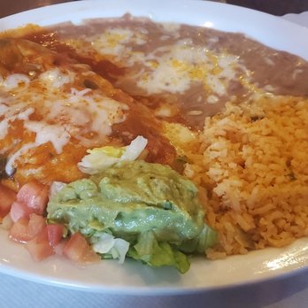 Senor Lopez Mexican Restaurant - Nicely-plated Chile Relleno combo w/guac ensalada :) - Mexican Near Me - Bellingham, Washington Senor Lopez Mexican Restaurant - Nicely-plated Chile Relleno combo w/guac ensalada :) - Mexican Near Me - Bellingham, Washington