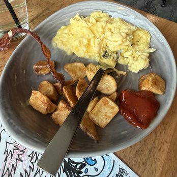 Water's Table - Kids Eggs and Cheese with Bacon - New American Near Me - Renton, Washington