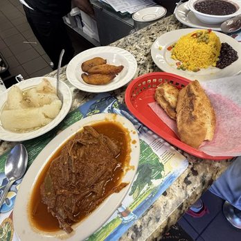 La Teresita Cafe - Yuca, ropa vieja, sweet plantain, buttered and pressed Cuban bread, yellow rice, black beans - Cuban Near Me - Tampa, Florida La Teresita Cafe - Yuca, ropa vieja, sweet plantain, buttered and pressed Cuban bread, yellow rice, black beans - Cuban Near Me - Tampa, Florida