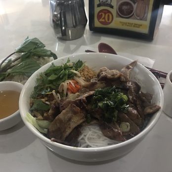 Pho Kim - B1- vermicelli bowl with pork - Vietnamese Near Me - Portland, Oregon Pho Kim - B1- vermicelli bowl with pork - Vietnamese Near Me - Portland, Oregon