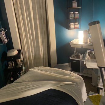 Blue Water Day Spa - Treatment room - Massage Near Me - Napa, California