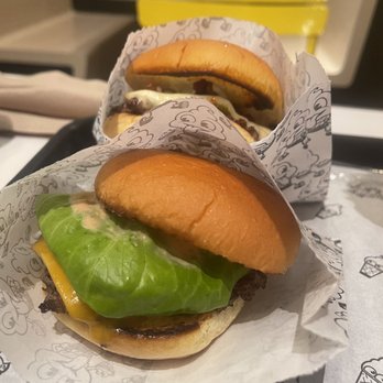Mister Dips - Spicy burger BBQ Bacon Dip Bacon Hatch Chili Dip - Burgers Near Me - Detroit, Michigan