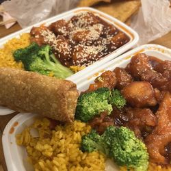 Green Jade Chinese Food - Sesame Chicken & General Tso's Chicken Combination Dinner with pork fried rice - very good!