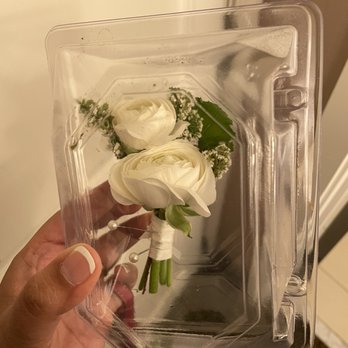 Sammy's Flowers - Ordered a few boutenaires for our groomsmen. - Florists Near Me - Portland, Oregon