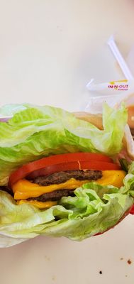 In-N-Out Burger by null