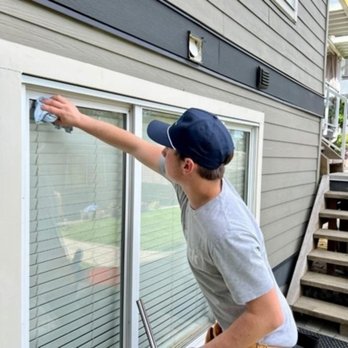 Flat Mate Property Services - Photo - Window Washing Near Me - Vancouver, British Columbia Flat Mate Property Services - Photo - Window Washing Near Me - Vancouver, British Columbia