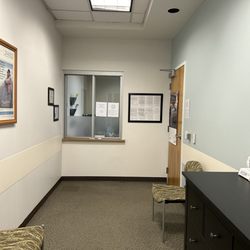 Peninsula Sleep Center - Waiting area