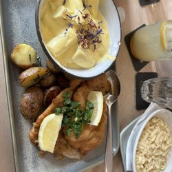 Brauhaus Goldener Engel - Schnitzel and white asparagus