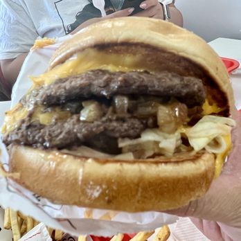 In-N-Out Burger - Fast Food Near Me - Sacramento, California In-N-Out Burger - Fast Food Near Me - Sacramento, California