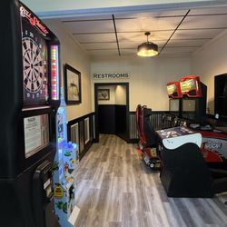 Corner Bar & Grill