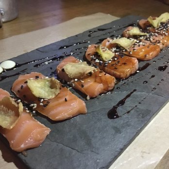 Bar Sobe - Salmão com teriyaki e chip de ge gengibre - Gastropubs Near Me - Rio de Janeiro, RJ
