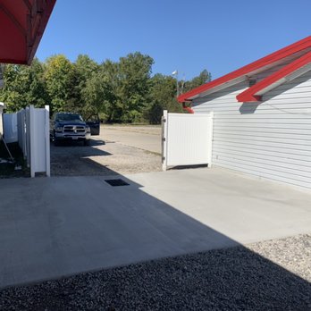 Casconi Construction and Concrete - a car parked in the driveway - General Contractors Near Me - Centralia, Illinois Casconi Construction and Concrete - a car parked in the driveway - General Contractors Near Me - Centralia, Illinois
