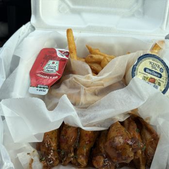 Vibez Bar & Grill - 7 Wings Platter (with fries) - Bars Near Me - Kannapolis, North Carolina Vibez Bar & Grill - 7 Wings Platter (with fries) - Bars Near Me - Kannapolis, North Carolina