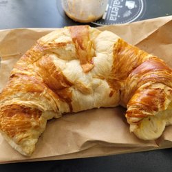 Galeria Cafe - Plain croissant