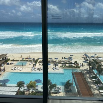Secrets The Vine Cancun - View of pool and beach - Hotels Near Me - Cancún, ROO Secrets The Vine Cancun - View of pool and beach - Hotels Near Me - Cancún, ROO