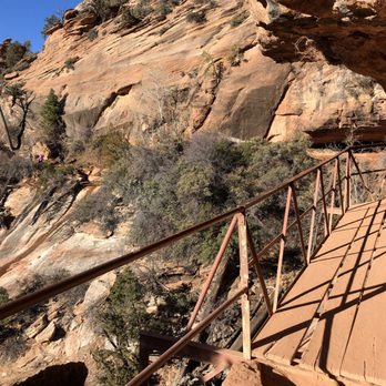 Canyon Overlook Trail - Hiking Near Me - Springdale, Utah