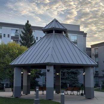 DoubleTree by Hilton Minneapolis Airport - Courtyard - Hotels Near Me - Bloomington, Minnesota DoubleTree by Hilton Minneapolis Airport - Courtyard - Hotels Near Me - Bloomington, Minnesota