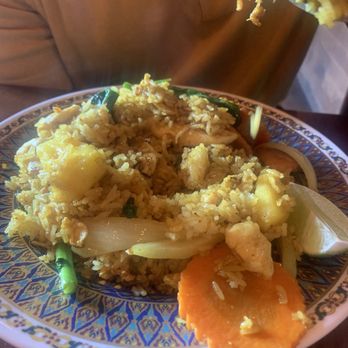 Ayothaya Thai Kitchen - Pineapple chicken rice - Thai Near Me - Oshawa, Ontario