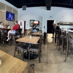 Pajano's Pizza & Taphouse - Main Dining area, Bar to right