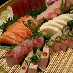 East Moon Asian Bistro & Sushi