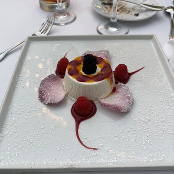 Il Cielo - Panna Cotta - Italian Near Me - Beverly Hills, California Il Cielo - Panna Cotta - Italian Near Me - Beverly Hills, California