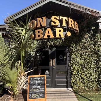 Gibson Street Bar - Bars Near Me - Austin, Texas Gibson Street Bar - Bars Near Me - Austin, Texas