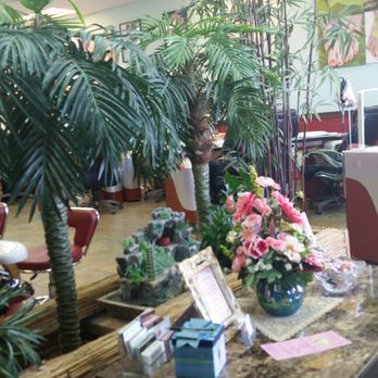 Lynn's Nail Spa - The lobby!! - Nail Salons Near Me - Prescott Valley, Arizona Lynn's Nail Spa - The lobby!! - Nail Salons Near Me - Prescott Valley, Arizona