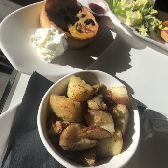 Baguette Cafe - FRESH STRAWBERRY TART ROASTED POTATOES - Breakfast & Brunch Near Me - Henderson, Nevada Baguette Cafe - FRESH STRAWBERRY TART ROASTED POTATOES - Breakfast & Brunch Near Me - Henderson, Nevada