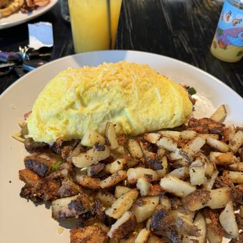 Cumberland Canteen - Cumberland Omelette and home fries - American Near Me - Lebanon, Tennessee