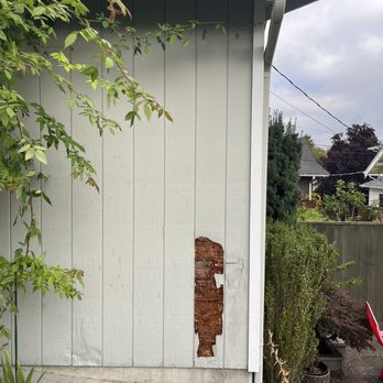 Nextphase Builders - Dry rot and chipped siding - Windows Installation Near Me Nextphase Builders - Dry rot and chipped siding - Windows Installation Near Me
