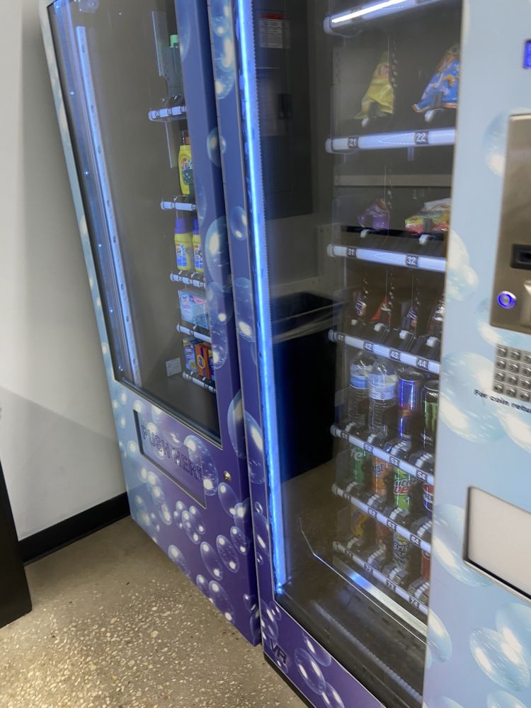 SUNNY BUBBLES Updated May 2024 4461 W Vine St, Kissimmee, Florida