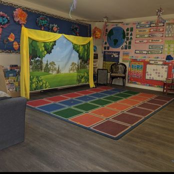 La Canada Pre School - Pre-K classroom. Performance day - Preschools Near Me - La Canada Flintridge, California La Canada Pre School - Pre-K classroom. Performance day - Preschools Near Me - La Canada Flintridge, California