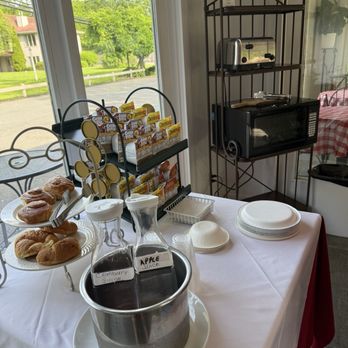 Beekman Arms - Breakfast - Hotels Near Me - Rhinebeck, New York