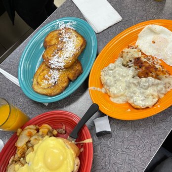 Kelly O's Diner - Pittsburgh Benedict, Biscuits and Gravy and the Famous Grilled Cinnamon Roll - Diners Near Me - Pittsburgh, Pennsylvania Kelly O's Diner - Pittsburgh Benedict, Biscuits and Gravy and the Famous Grilled Cinnamon Roll - Diners Near Me - Pittsburgh, Pennsylvania