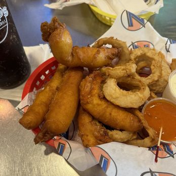 Zipps Sports Grill - Chicken fingers and onion rings - American Near Me - Chandler, Arizona Zipps Sports Grill - Chicken fingers and onion rings - American Near Me - Chandler, Arizona