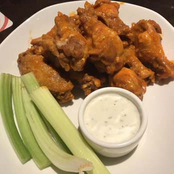 Yard House - Traditional Wings - Vegetarian Near Me - Burbank, California