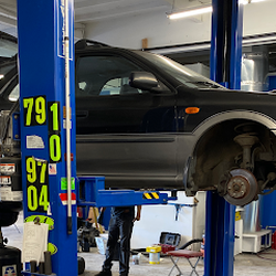 Deluxe Transmission & Auto Repair
