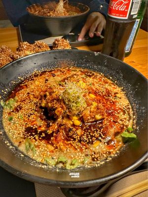 REDWHITE BONELESS RAMEN by null